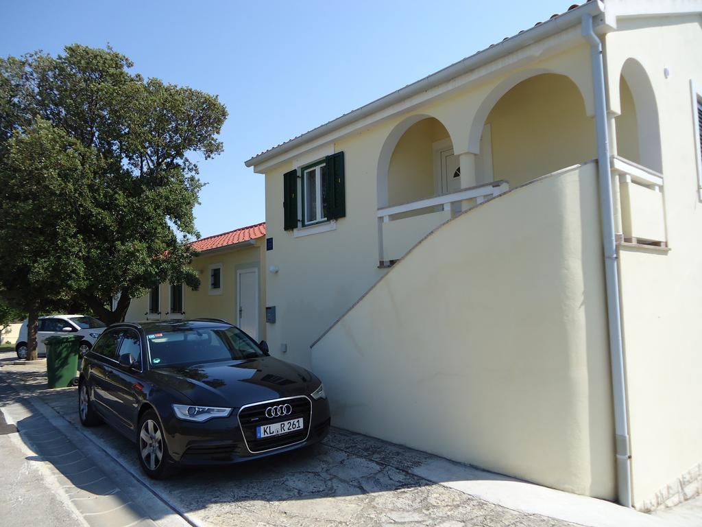 Apartments Antonija Punta Skala Next To Falkensteiner Resort بيتريتْشاني الغرفة الصورة